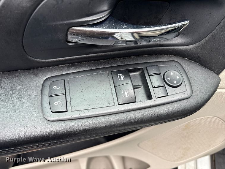 image for item DT2753 2014 Dodge Grand Caravan handicap accessible van