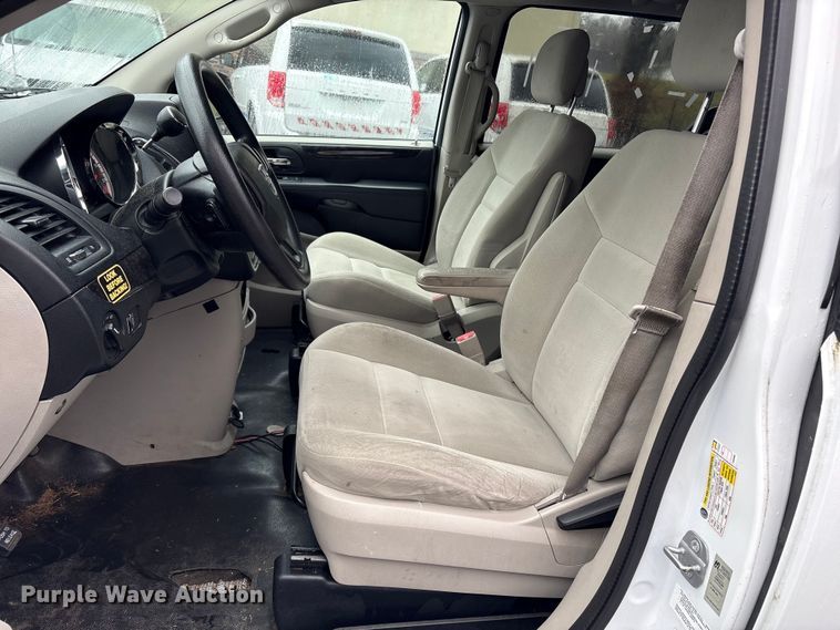 image for item DT2753 2014 Dodge Grand Caravan handicap accessible van