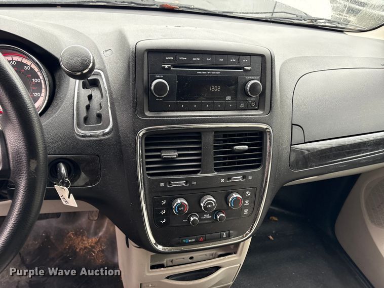 image for item DT2753 2014 Dodge Grand Caravan handicap accessible van