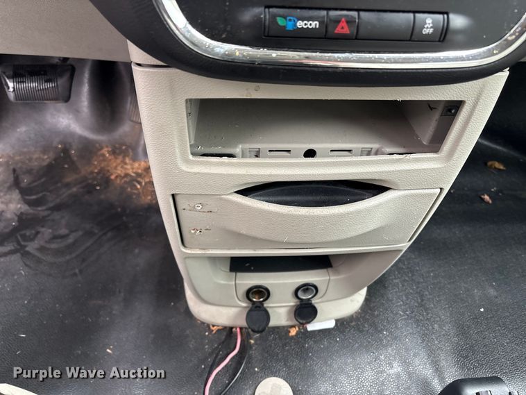 image for item DT2753 2014 Dodge Grand Caravan handicap accessible van