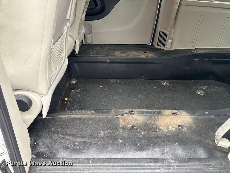 image for item DT2753 2014 Dodge Grand Caravan handicap accessible van