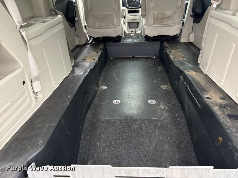 image for item DT2753 2014 Dodge Grand Caravan handicap accessible van