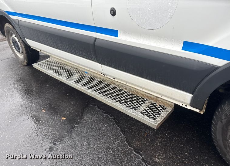 image for item DT2756 2017 Ford Transit delivery van