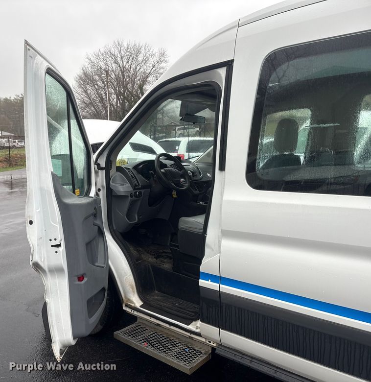 image for item DT2756 2017 Ford Transit delivery van
