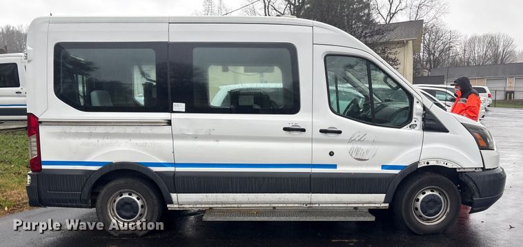 image for item DT2757 2017 Ford Transit 150 delivery van