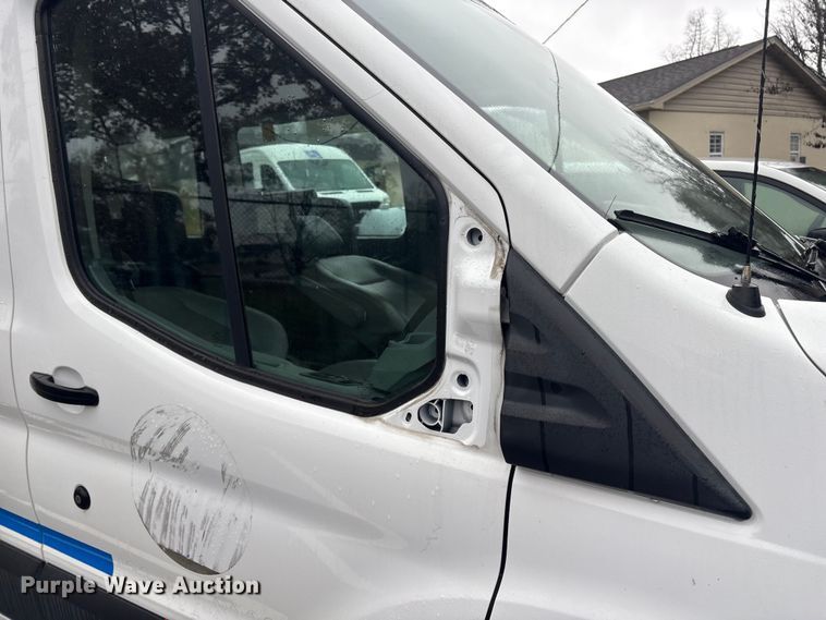 image for item DT2757 2017 Ford Transit 150 delivery van