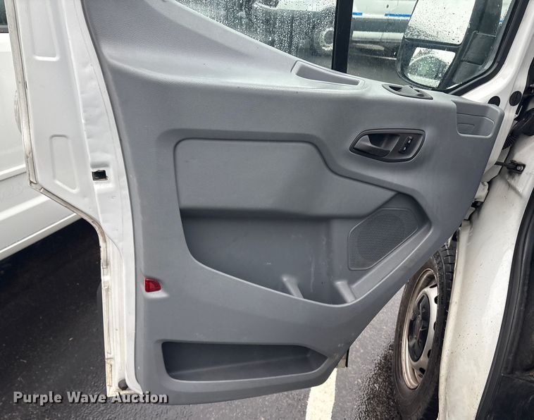 image for item DT2757 2017 Ford Transit 150 delivery van