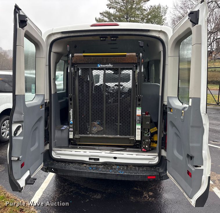 image for item DT2757 2017 Ford Transit 150 delivery van