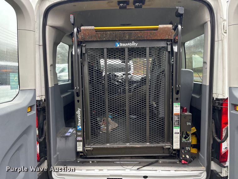 image for item DT2757 2017 Ford Transit 150 delivery van