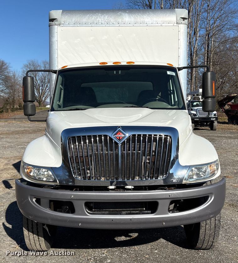 image for item DT2764 2018 International 4300 box truck