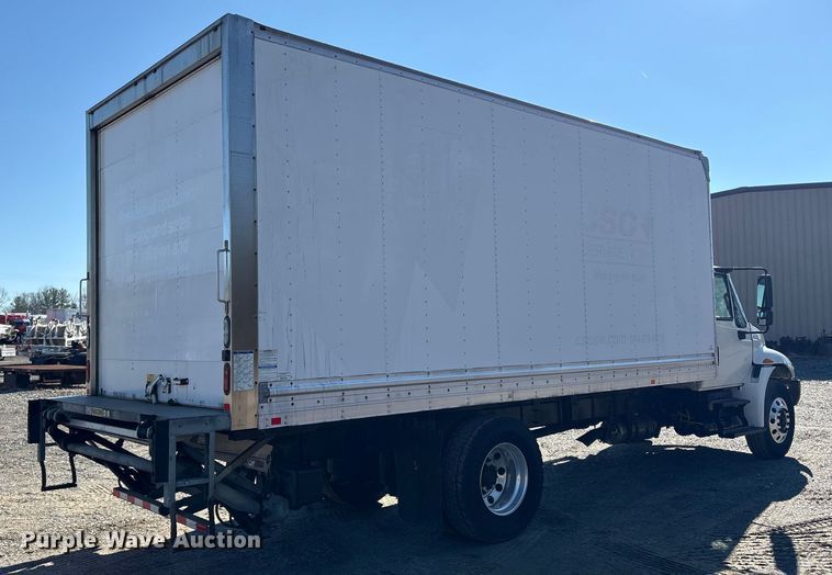 image for item DT2764 2018 International 4300 box truck
