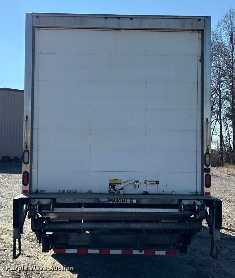 image for item DT2764 2018 International 4300 box truck