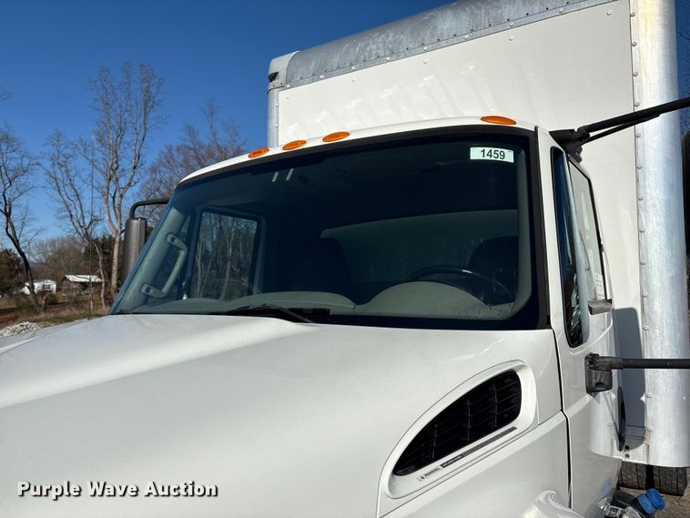 image for item DT2764 2018 International 4300 box truck