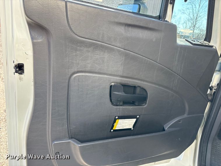 image for item DT2764 2018 International 4300 box truck