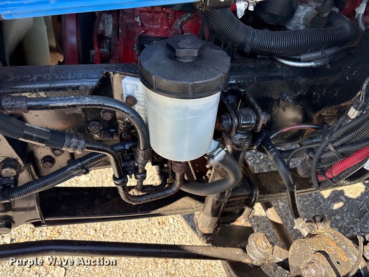 image for item DT2764 2018 International 4300 box truck