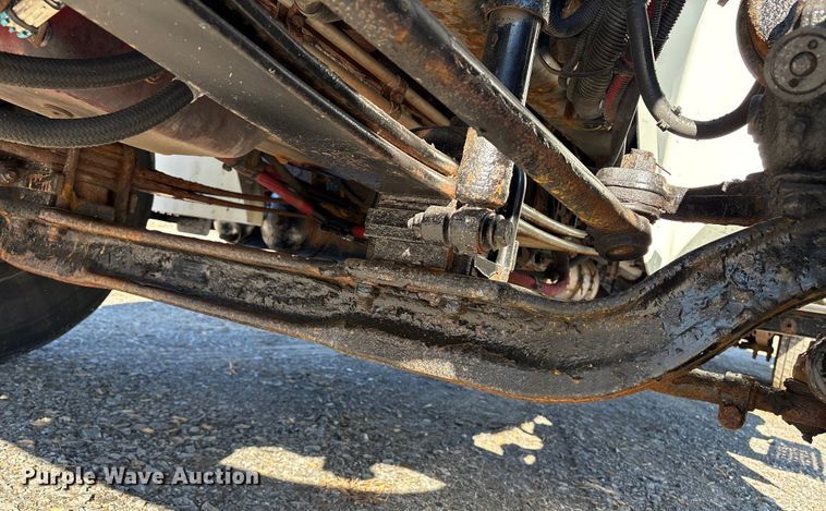 image for item DT2764 2018 International 4300 box truck