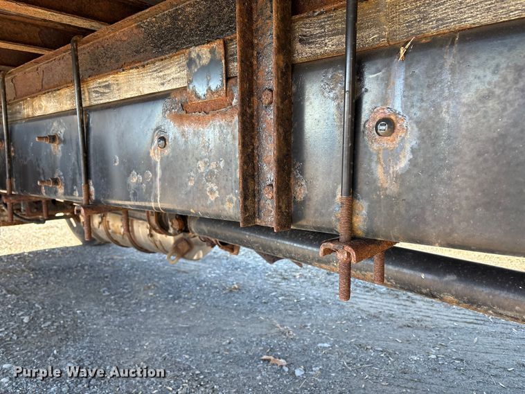 image for item DT2764 2018 International 4300 box truck