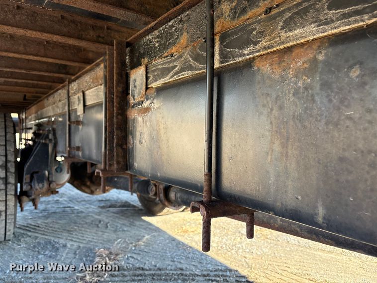 image for item DT2764 2018 International 4300 box truck