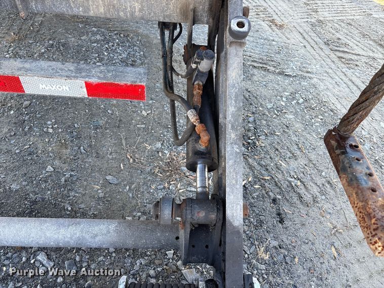 image for item DT2764 2018 International 4300 box truck