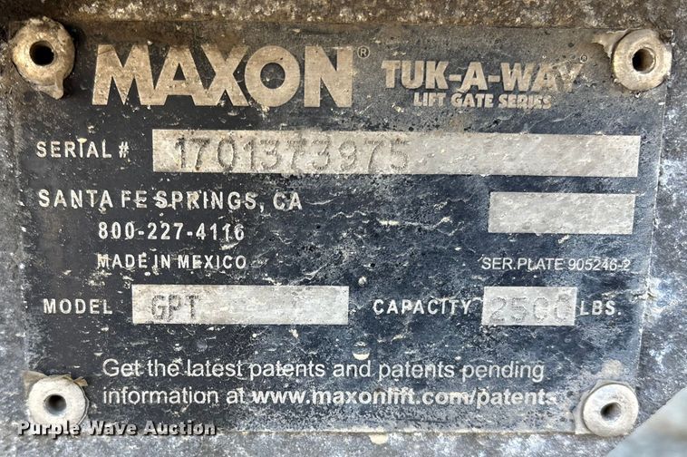 image for item DT2764 2018 International 4300 box truck