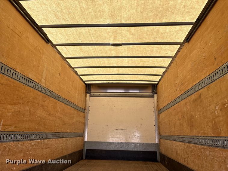 image for item DT2764 2018 International 4300 box truck