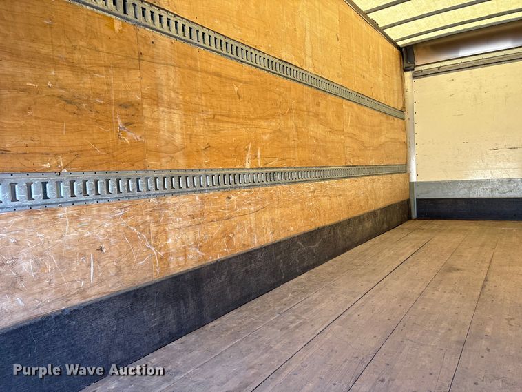 image for item DT2764 2018 International 4300 box truck