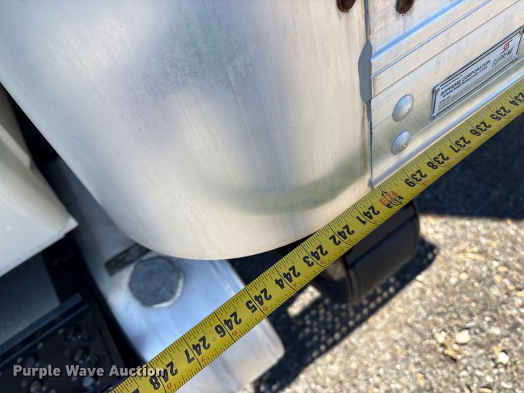 image for item DT2764 2018 International 4300 box truck