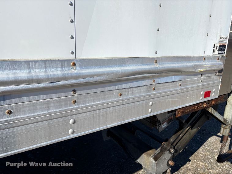 image for item DT2764 2018 International 4300 box truck