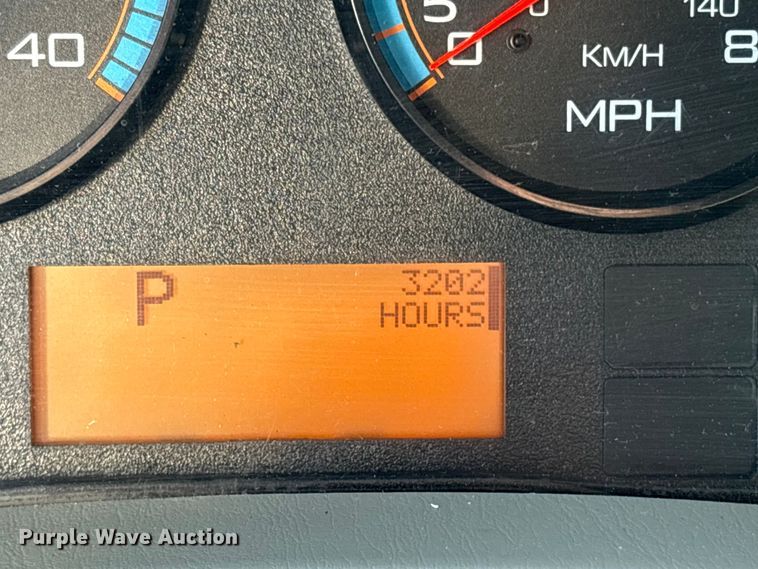 image for item DT2764 2018 International 4300 box truck