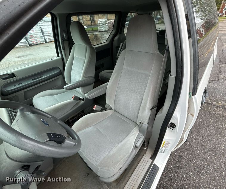 image for item DT3424 2005 Ford Freestar van