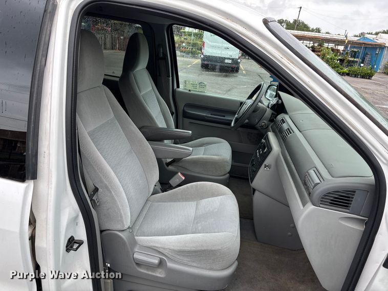 image for item DT3424 2005 Ford Freestar van