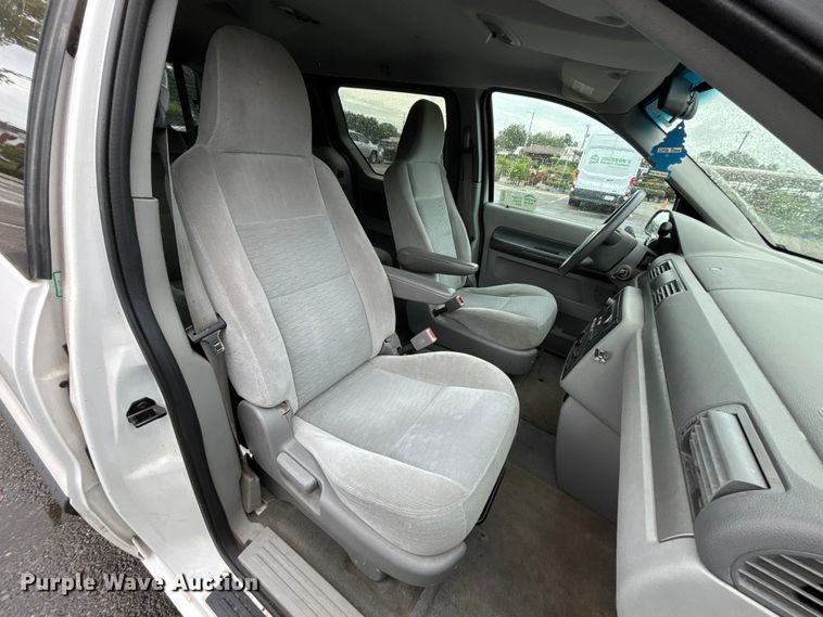image for item DT3424 2005 Ford Freestar van