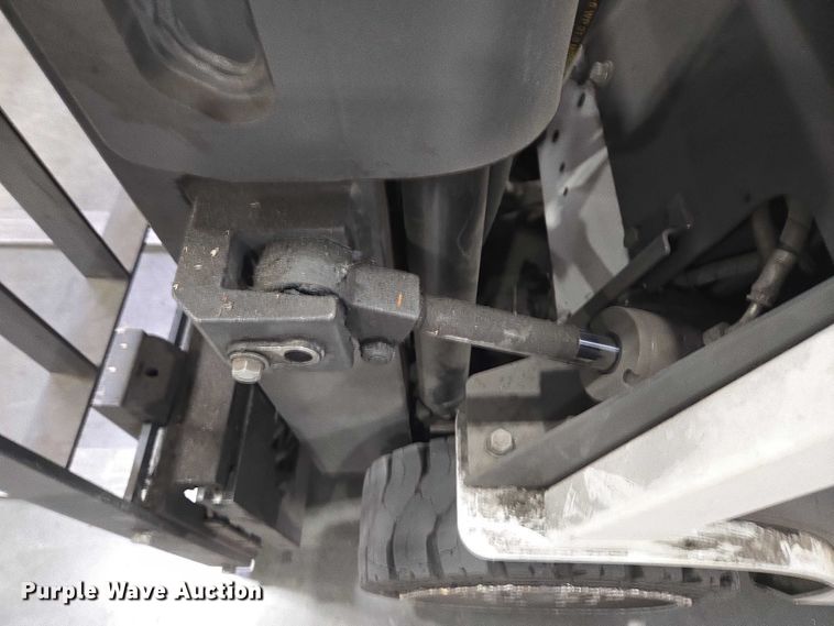 image for item DT4722 2018 UniCarriers CSF40 forklift