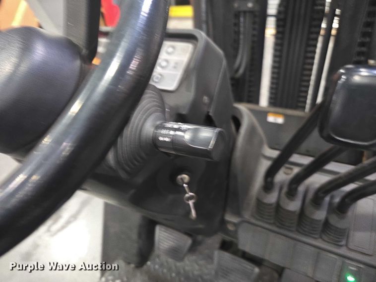 image for item DT4722 2018 UniCarriers CSF40 forklift