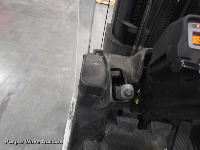 image for item DT4722 2018 UniCarriers CSF40 forklift