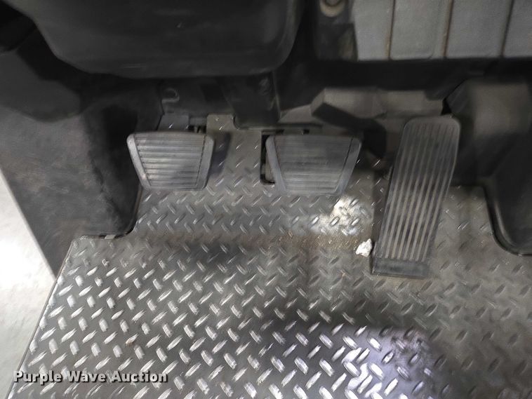 image for item DT4722 2018 UniCarriers CSF40 forklift