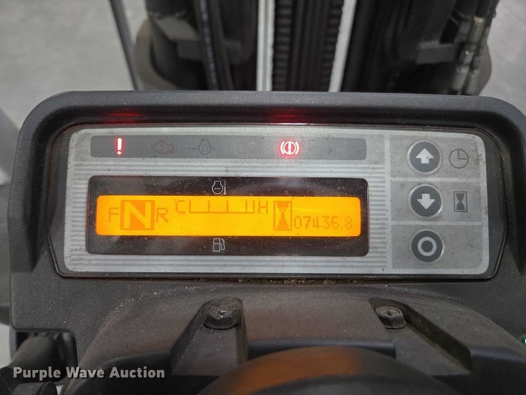 image for item DT4722 2018 UniCarriers CSF40 forklift