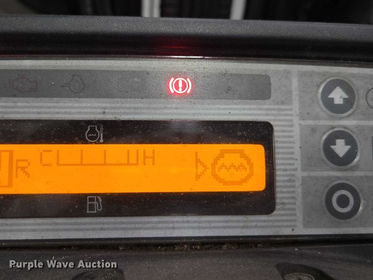 image for item DT4722 2018 UniCarriers CSF40 forklift