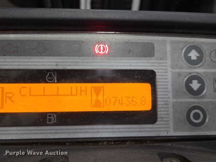 image for item DT4722 2018 UniCarriers CSF40 forklift