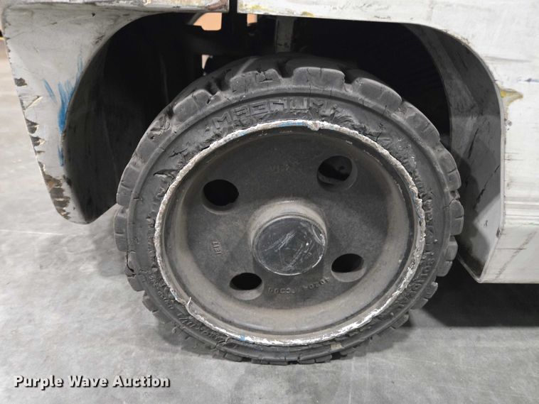 image for item DT4722 2018 UniCarriers CSF40 forklift