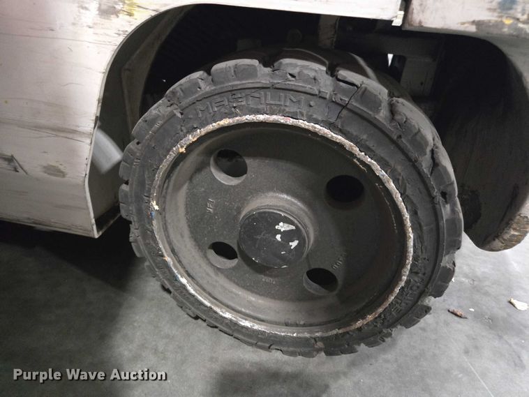 image for item DT4722 2018 UniCarriers CSF40 forklift