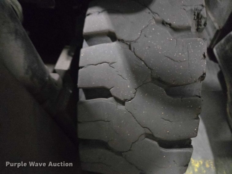 image for item DT4722 2018 UniCarriers CSF40 forklift