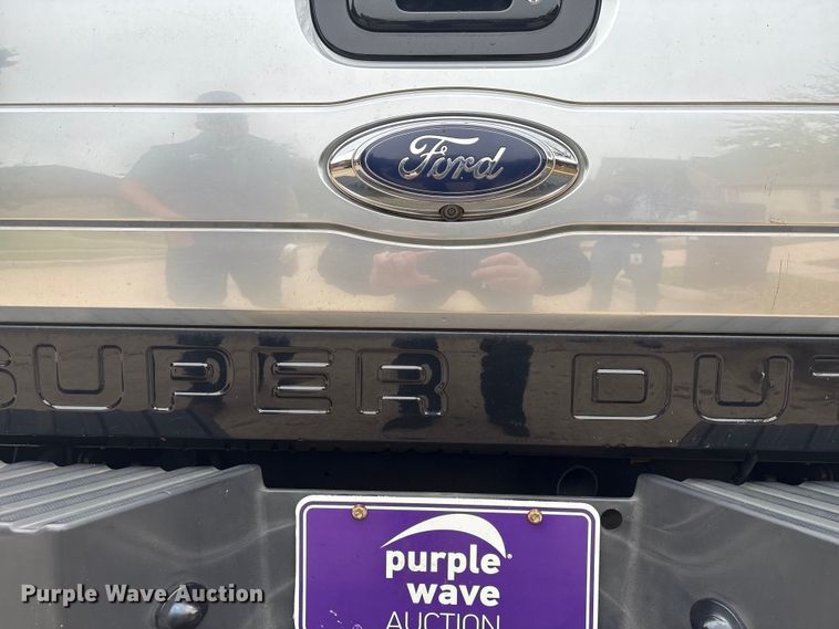 image for item DT4974 2011 Ford F250 Crew Cab pickup truck