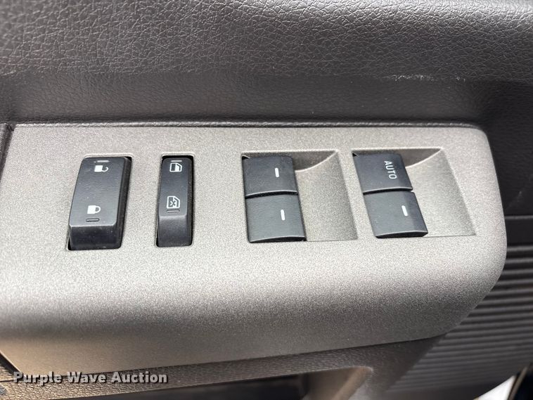 image for item DT4974 2011 Ford F250 Crew Cab pickup truck