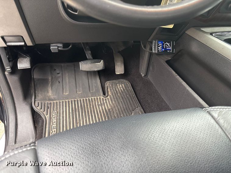 image for item DT4974 2011 Ford F250 Crew Cab pickup truck