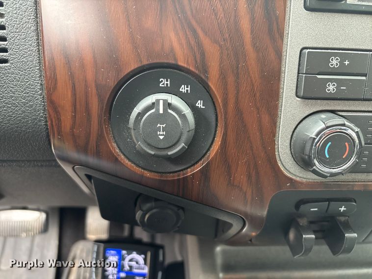 image for item DT4974 2011 Ford F250 Crew Cab pickup truck