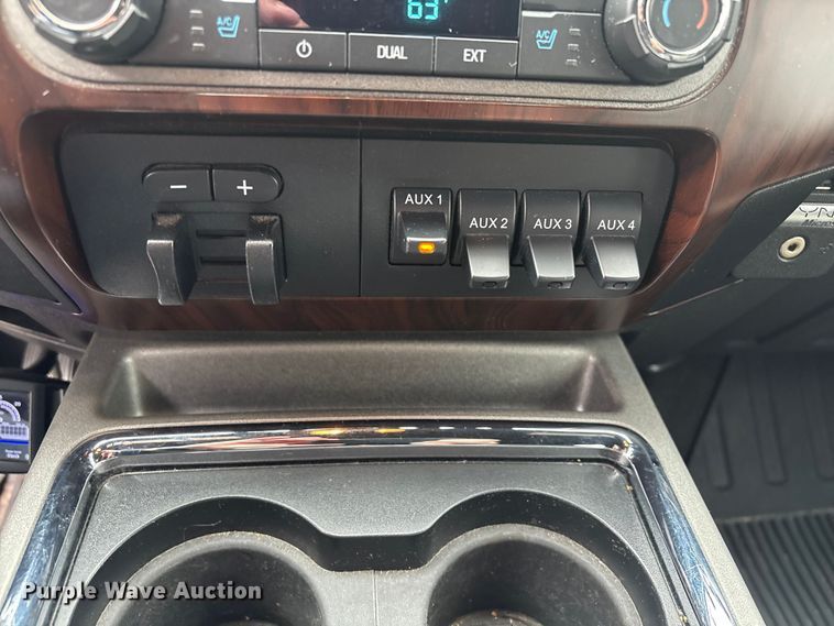 image for item DT4974 2011 Ford F250 Crew Cab pickup truck