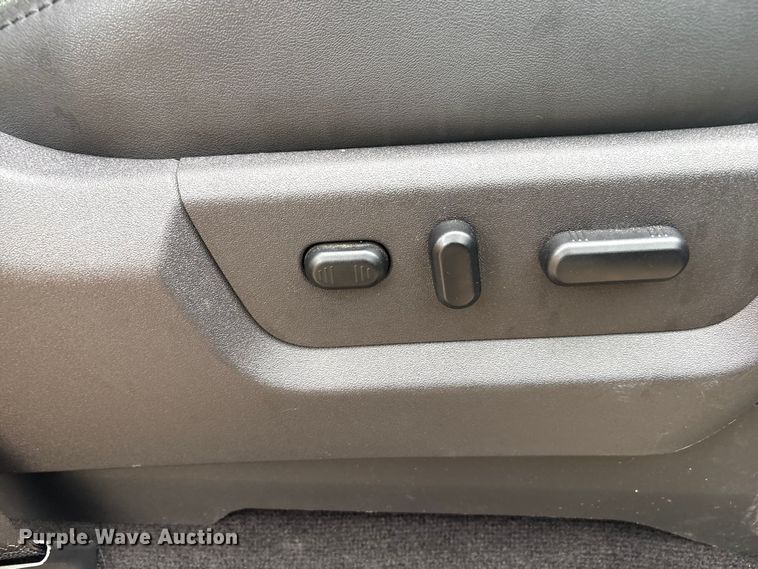 image for item DT4974 2011 Ford F250 Crew Cab pickup truck