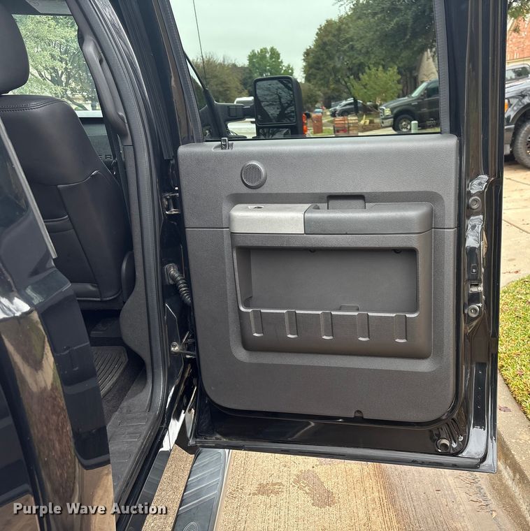 image for item DT4974 2011 Ford F250 Crew Cab pickup truck