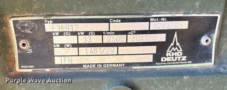 image for item DT4977 1992 Deutz F3L912 power unit